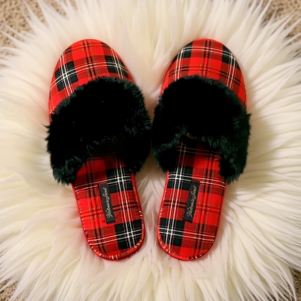 🆕️Victoria's Secret Signature Satin Slippers - Picture 1 of 12